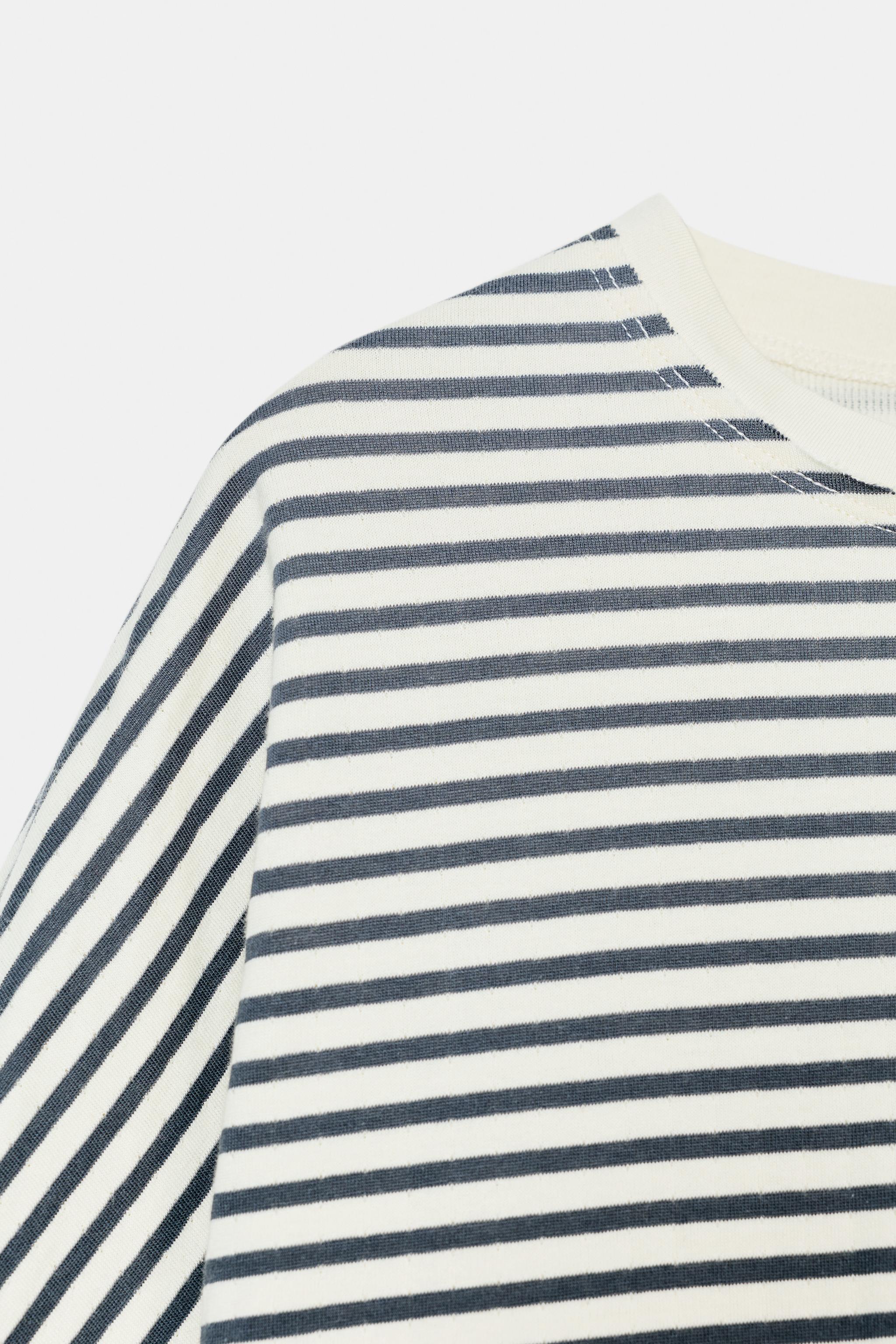 OVERSIZED STRIPED T-SHIRT